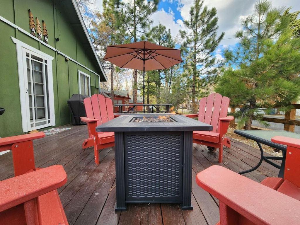 Bear Escapes II Affordable Luxury Cabin Sugarloaf Exterior photo