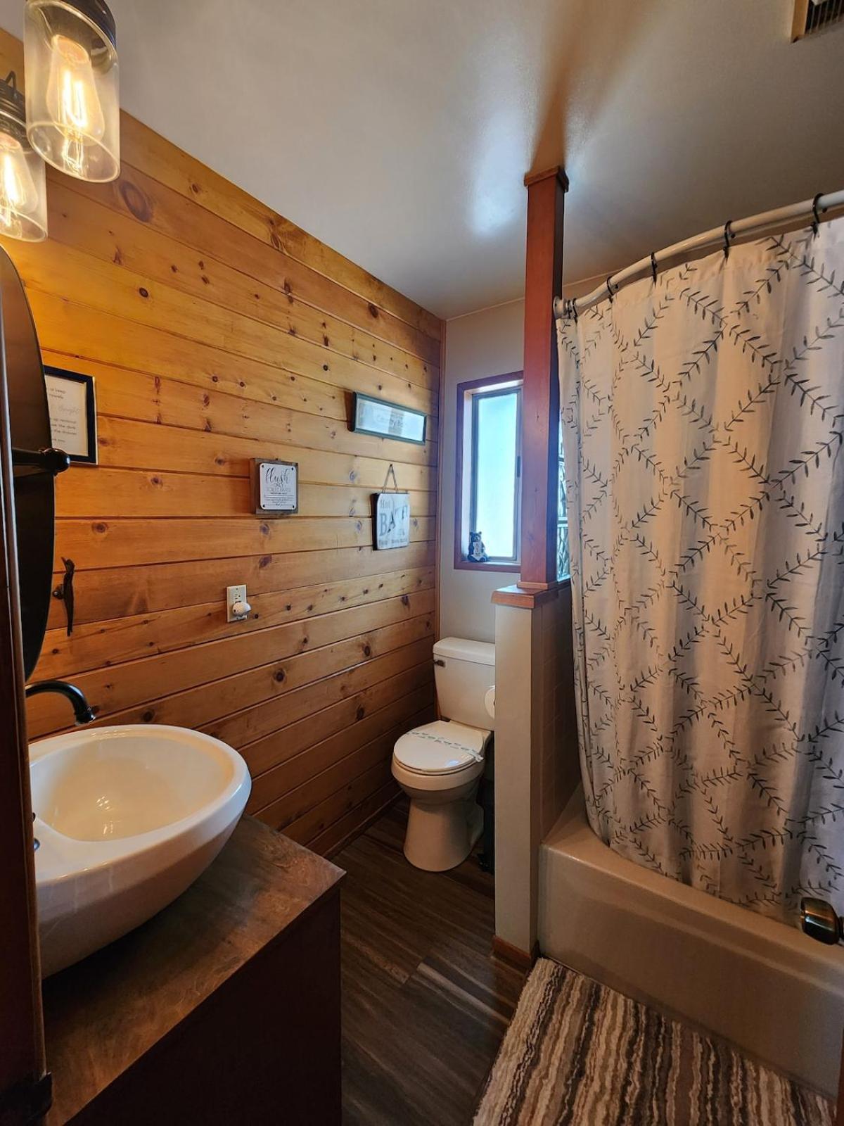 Bear Escapes II Affordable Luxury Cabin Sugarloaf Exterior photo