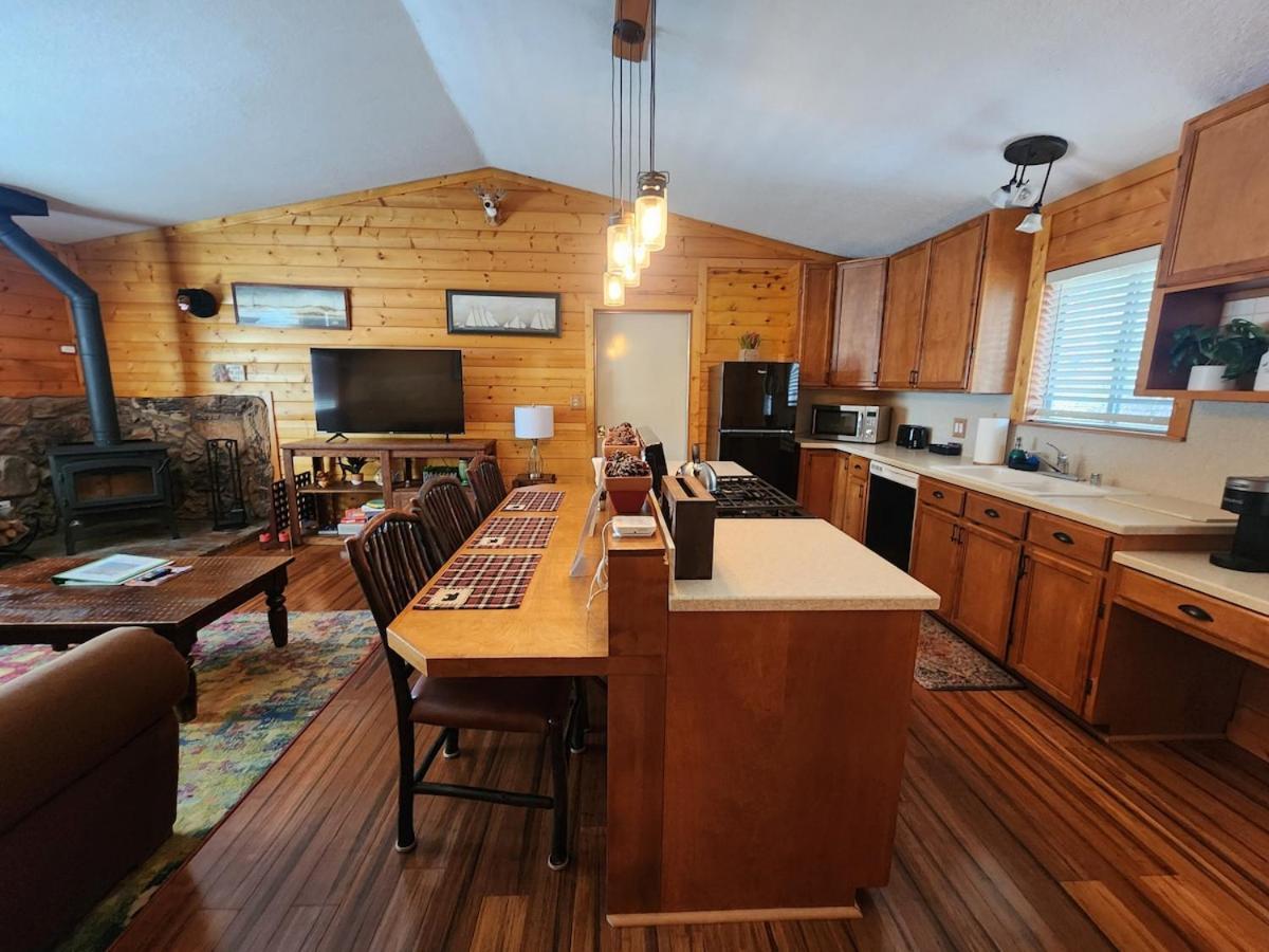 Bear Escapes II Affordable Luxury Cabin Sugarloaf Exterior photo