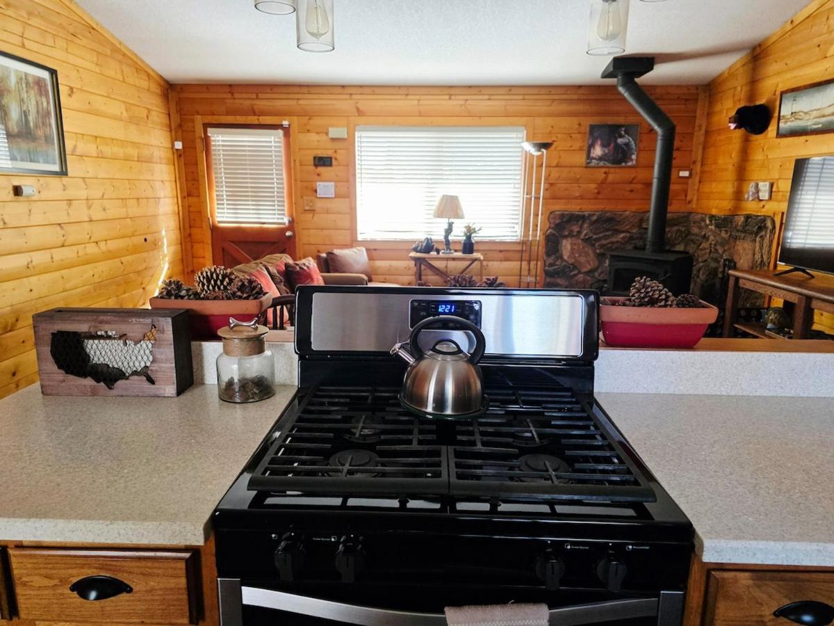 Bear Escapes II Affordable Luxury Cabin Sugarloaf Exterior photo