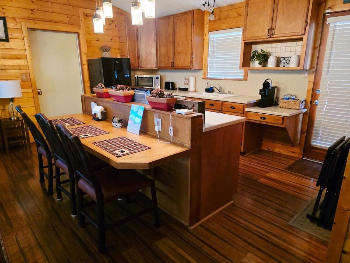 Bear Escapes II Affordable Luxury Cabin Sugarloaf Exterior photo