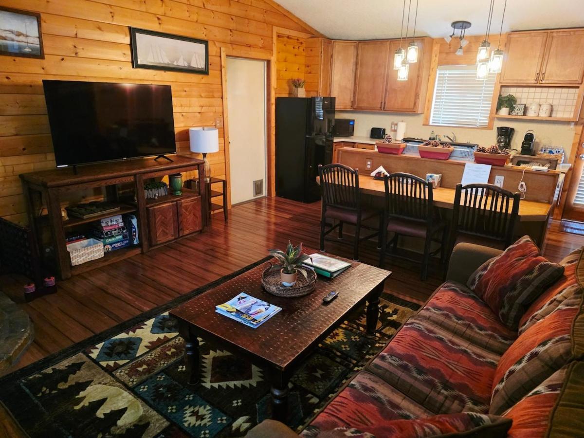 Bear Escapes II Affordable Luxury Cabin Sugarloaf Exterior photo