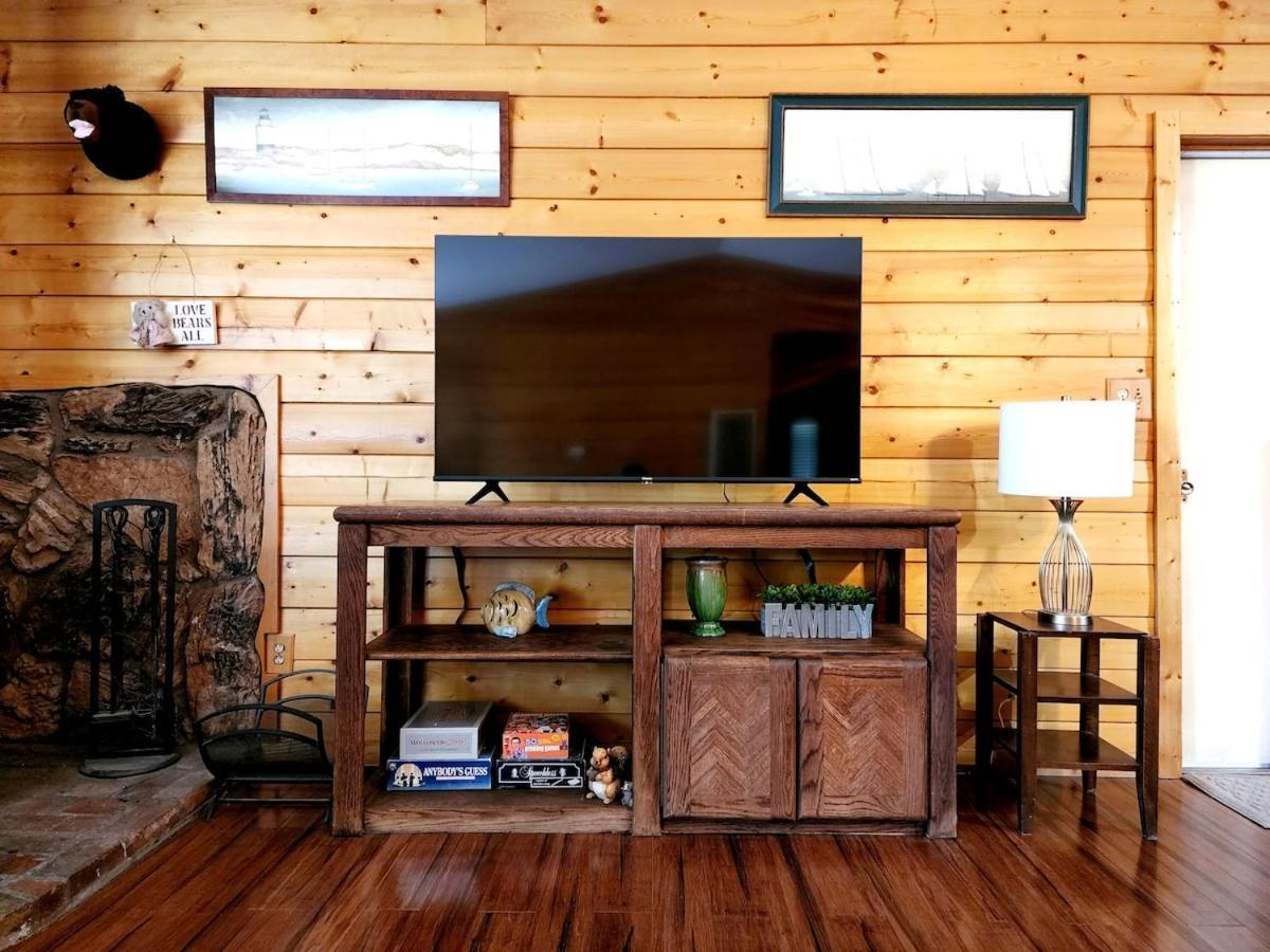 Bear Escapes II Affordable Luxury Cabin Sugarloaf Exterior photo